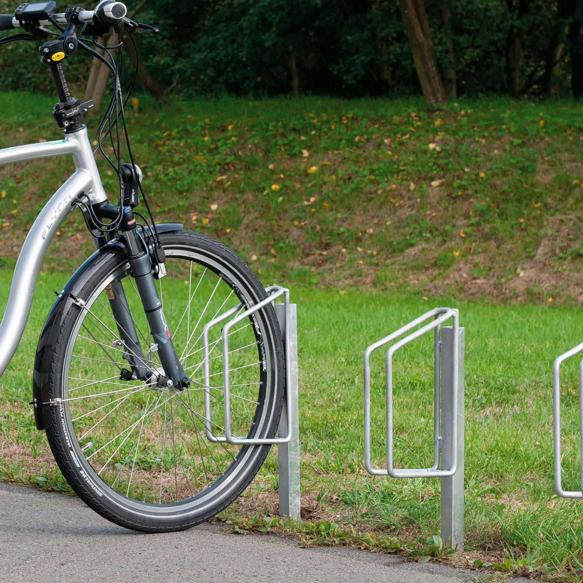 Cykelstativ med 1 bøjle til jord