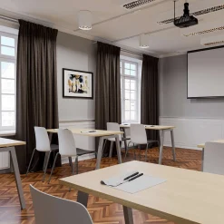 Kantine/stabelstol Lisa, hvid