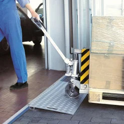 Kilerampe, kraftig, høj