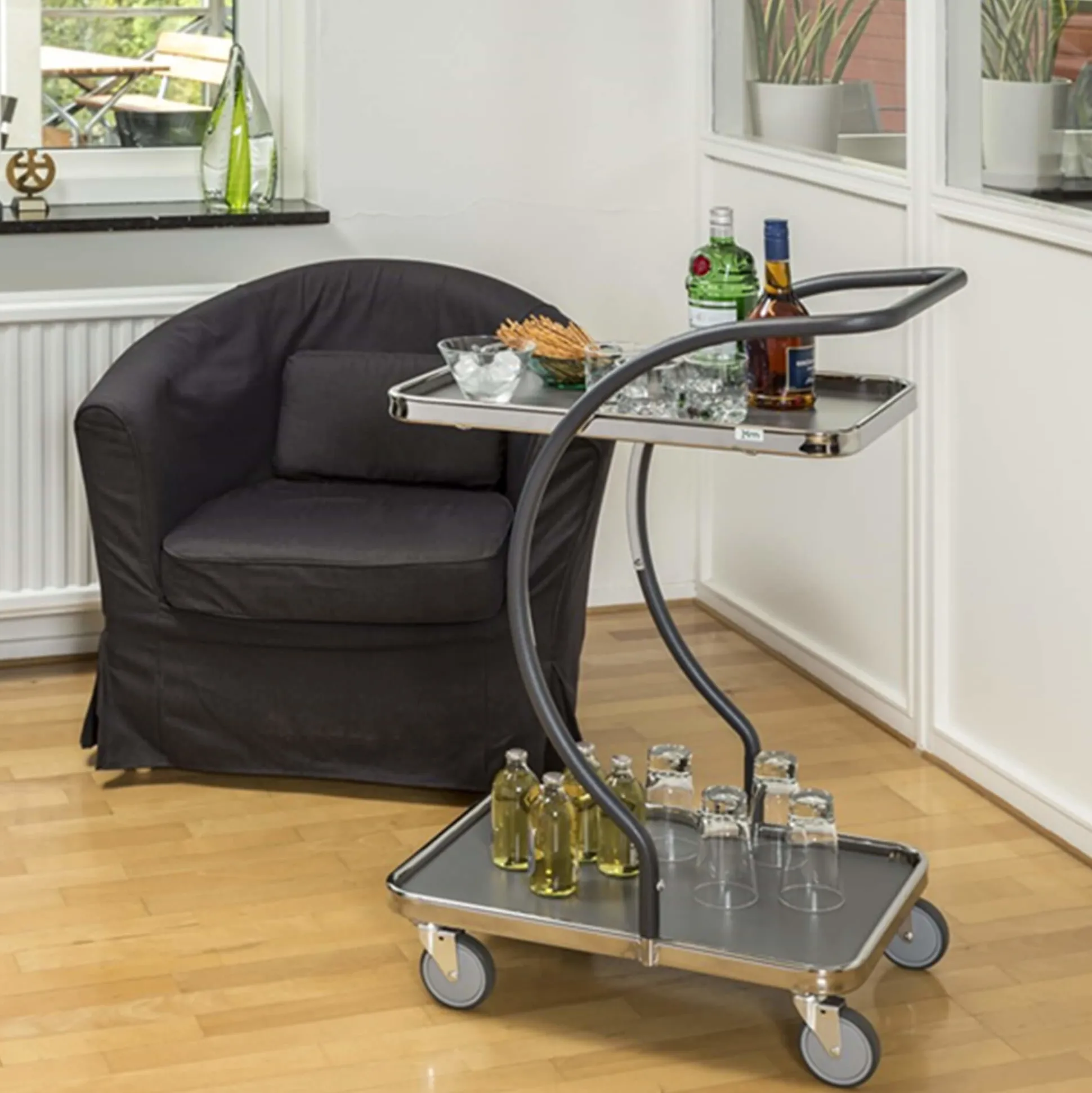 Lille bordvogn C-line m. 2 hylder